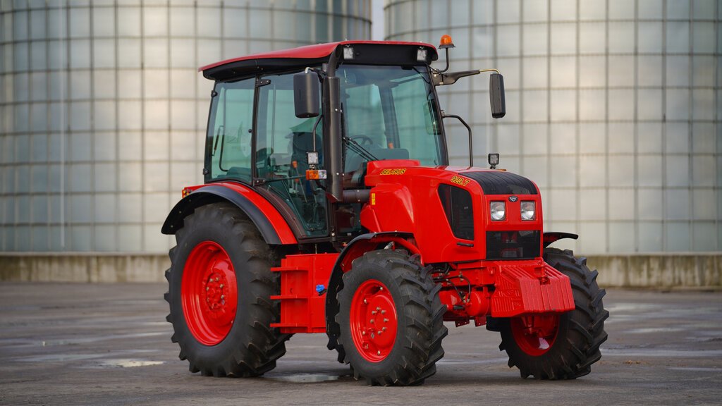 Tractor Belarus 562