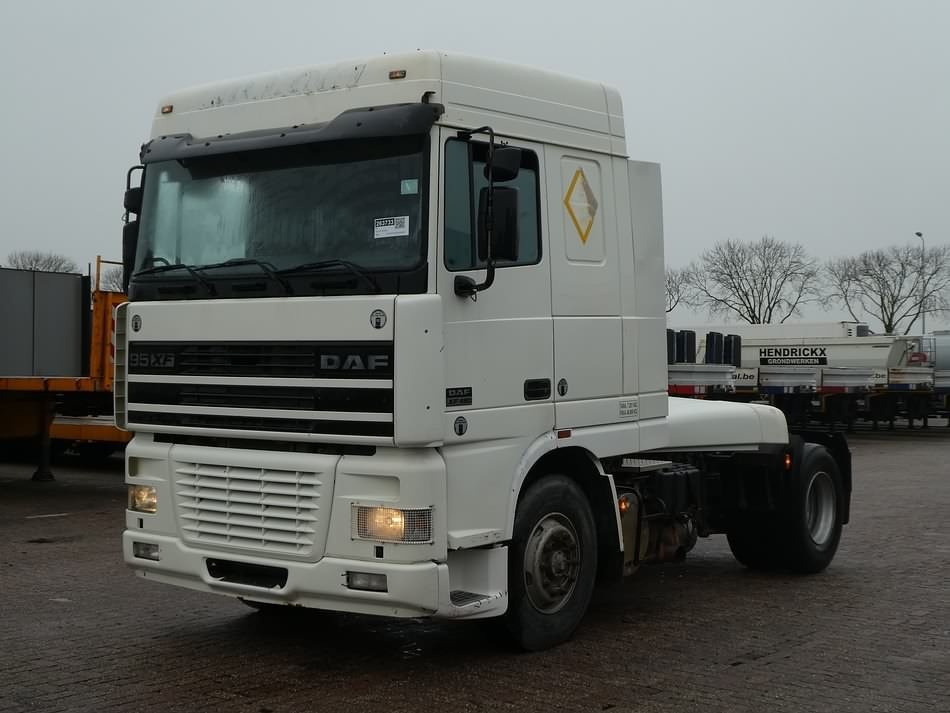 Lastwagen DAF FTS XF95.480