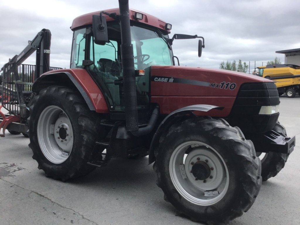 Tractor Case MX110