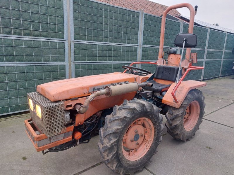 Traktor Phoenix 2800