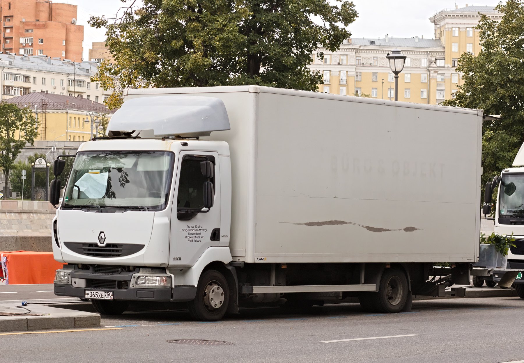 Truck Renault RENAULT TRUCKS MIDLUM 220.08
