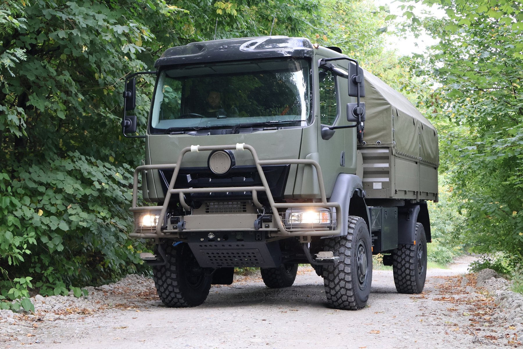 Lastwagen Tatra 810