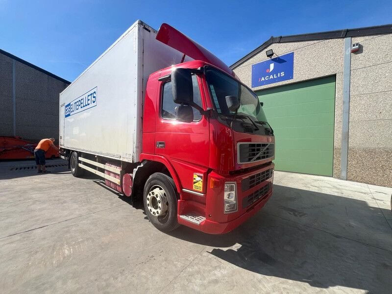 Truck Volvo 10-FM62RB-6X2/370+137