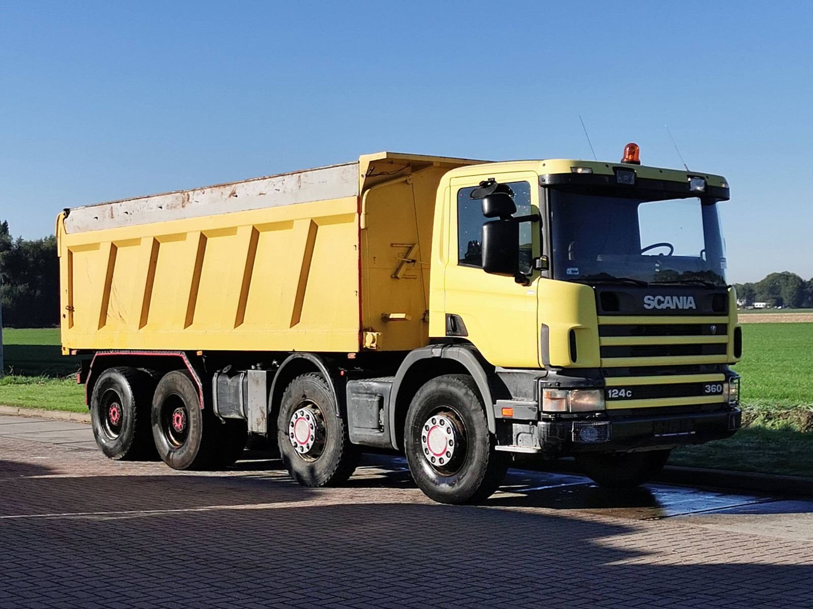 Lastwagen Scania 124 CB-6X4/330+136