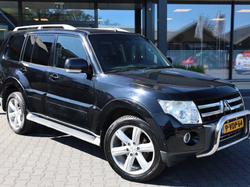 Van Mitsubishi PAJERO