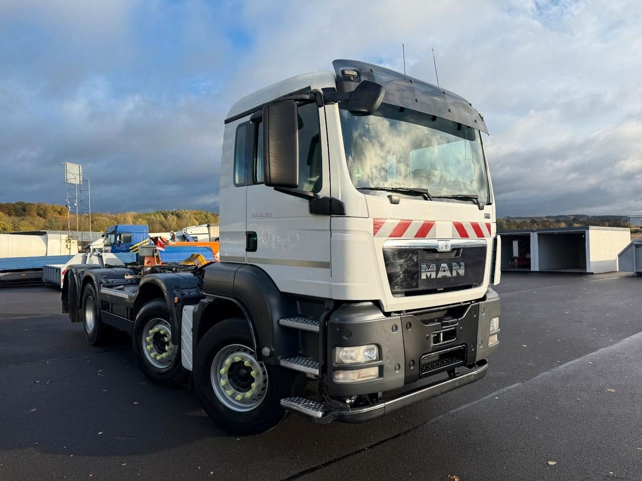 Truck MAN TGS 35.360 8X2-6 BL