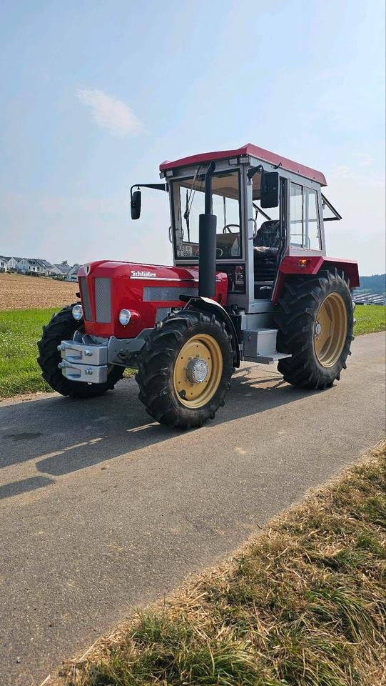 Traktor Schlüter Compact 850 V - Special