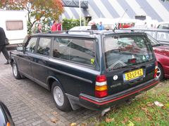 Volvo 240 POLAR VAN
