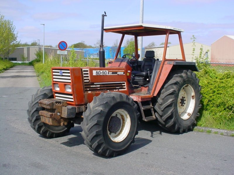 Tractor Fiat 80-90 DT
