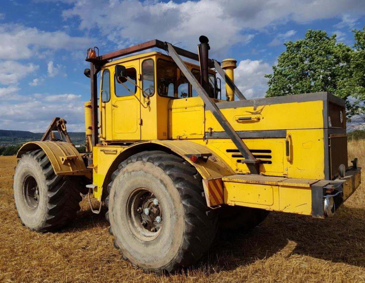Traktor Kirovets K-703MA