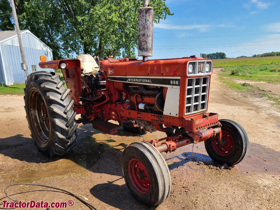 Tractor International Harvester 686