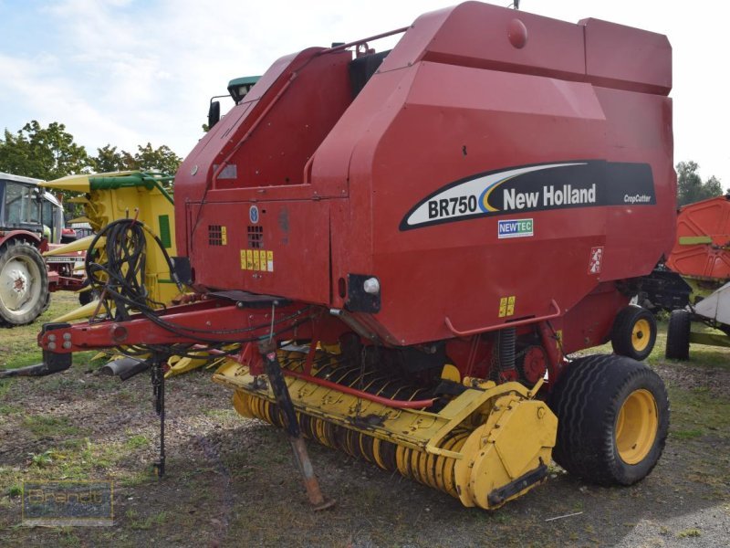 New Holland BR750