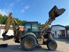 New Holland 675E