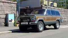 Jeep Grand Wagoneer