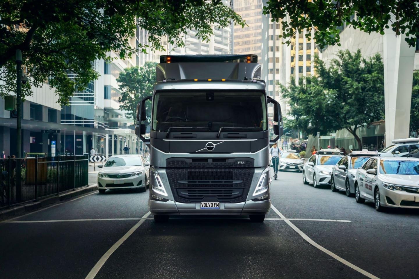 Truck Volvo D11-FM42RB-RADD-A4 4X2/560