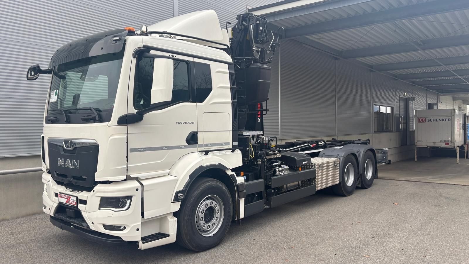 Truck MAN 28.520 6x2=2 BL CH