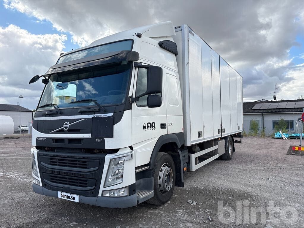 Truck Volvo 12-FM82RB-8X2/179+331+1