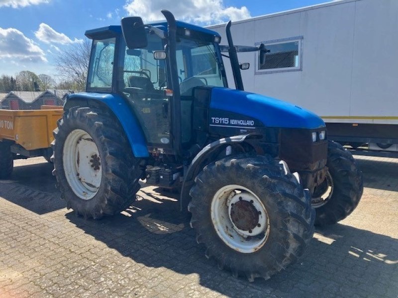 Tractor New Holland TS115-4X4
