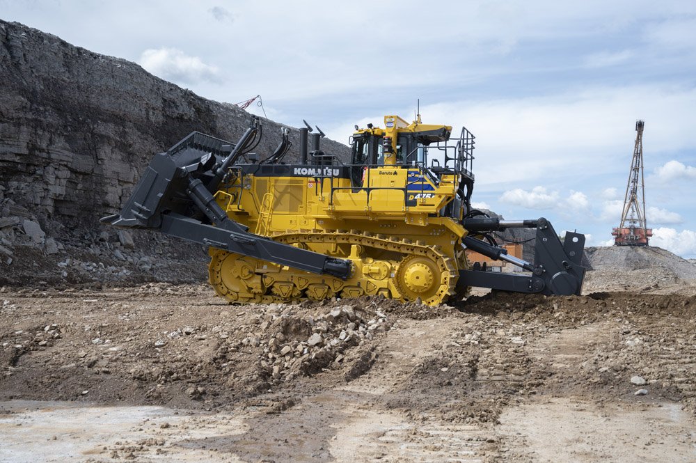 Mining machine Komatsu D475A-8