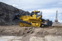Komatsu D475A-8