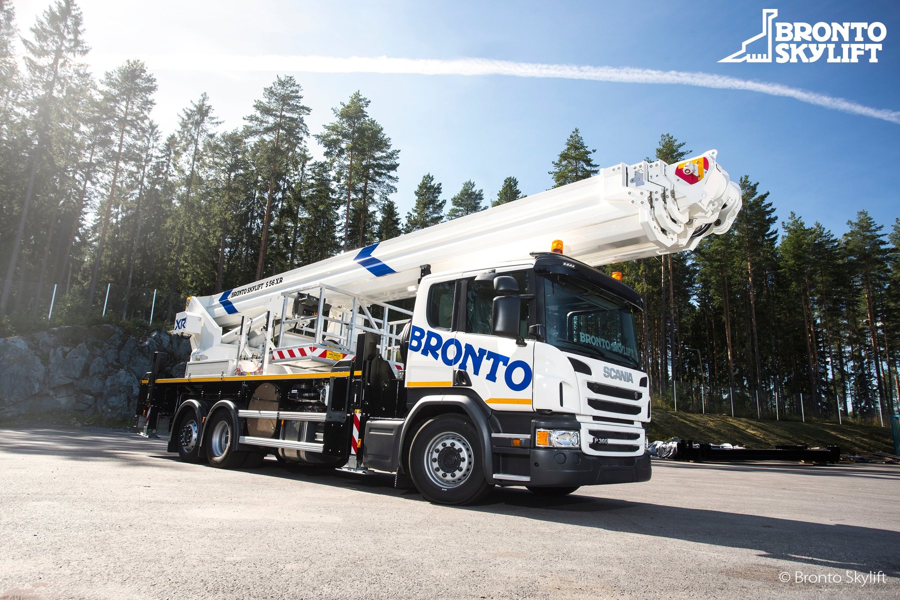 Car trailers up to 3.5 t Bronto Lift 207