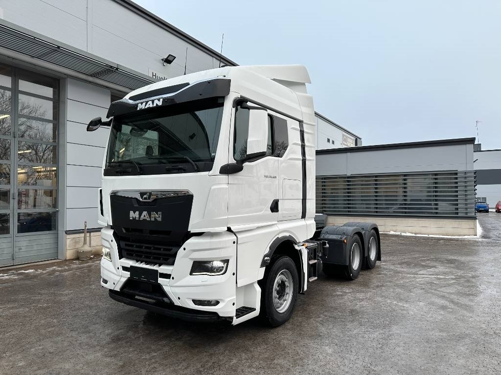 Truck MAN TGX 33.430 6x4 BL CH