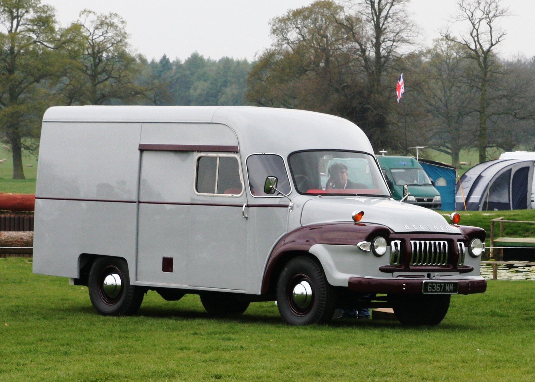 Van Bedford 97 G 70 OE
