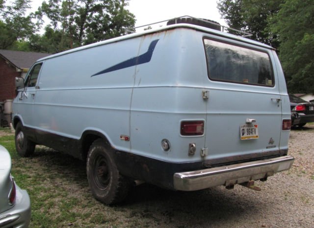 Transporter Dodge B300 MAXIVAN