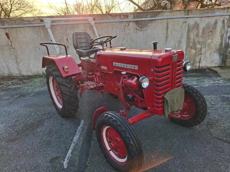 Tractor McCormick D-219