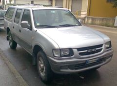 Isuzu PICK UP TFR16