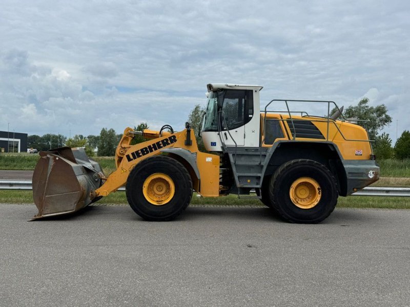 Liebherr L566 2plus2