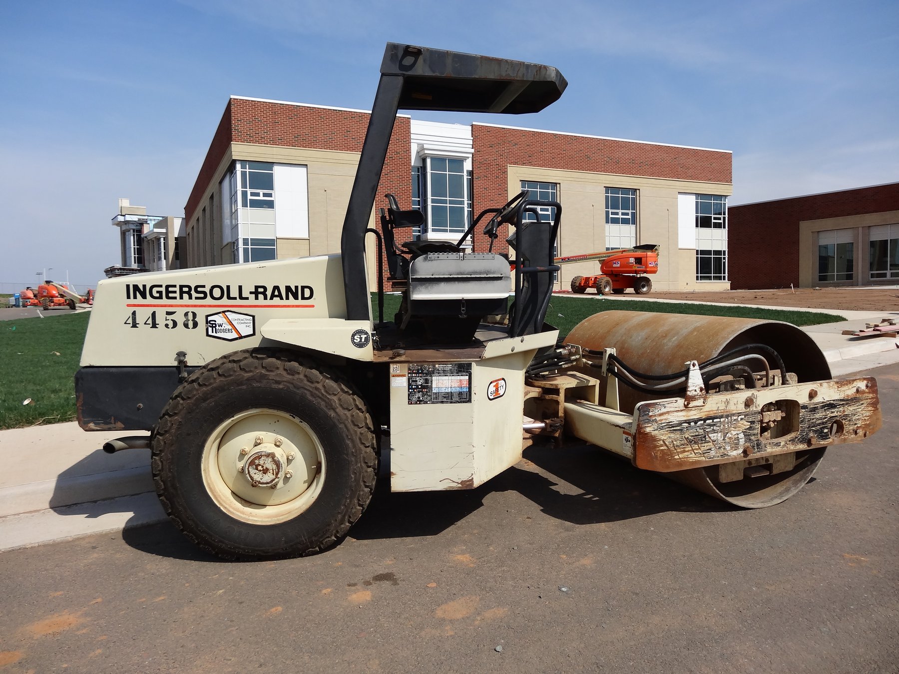 Road construction machine Ingersoll Rand DD70HF