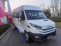 Iveco Umpikorinen (BB) 5861cm3