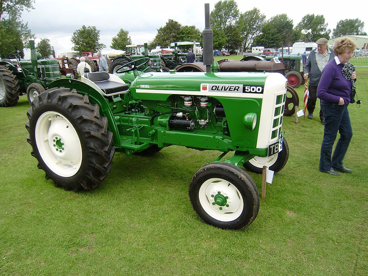 Tractor Oliver / Brown 500
