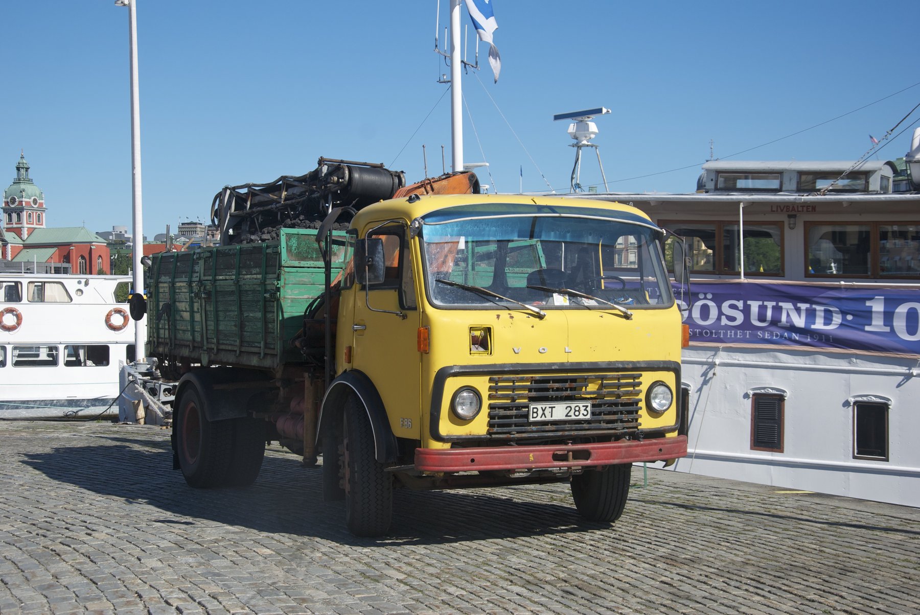 Truck Volvo F85-47