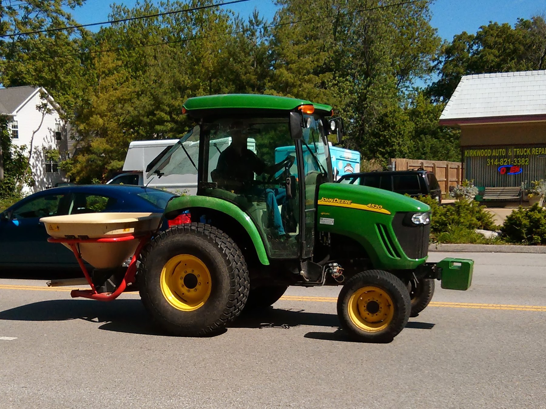 Tractor John Deere John Deere 4520 HST