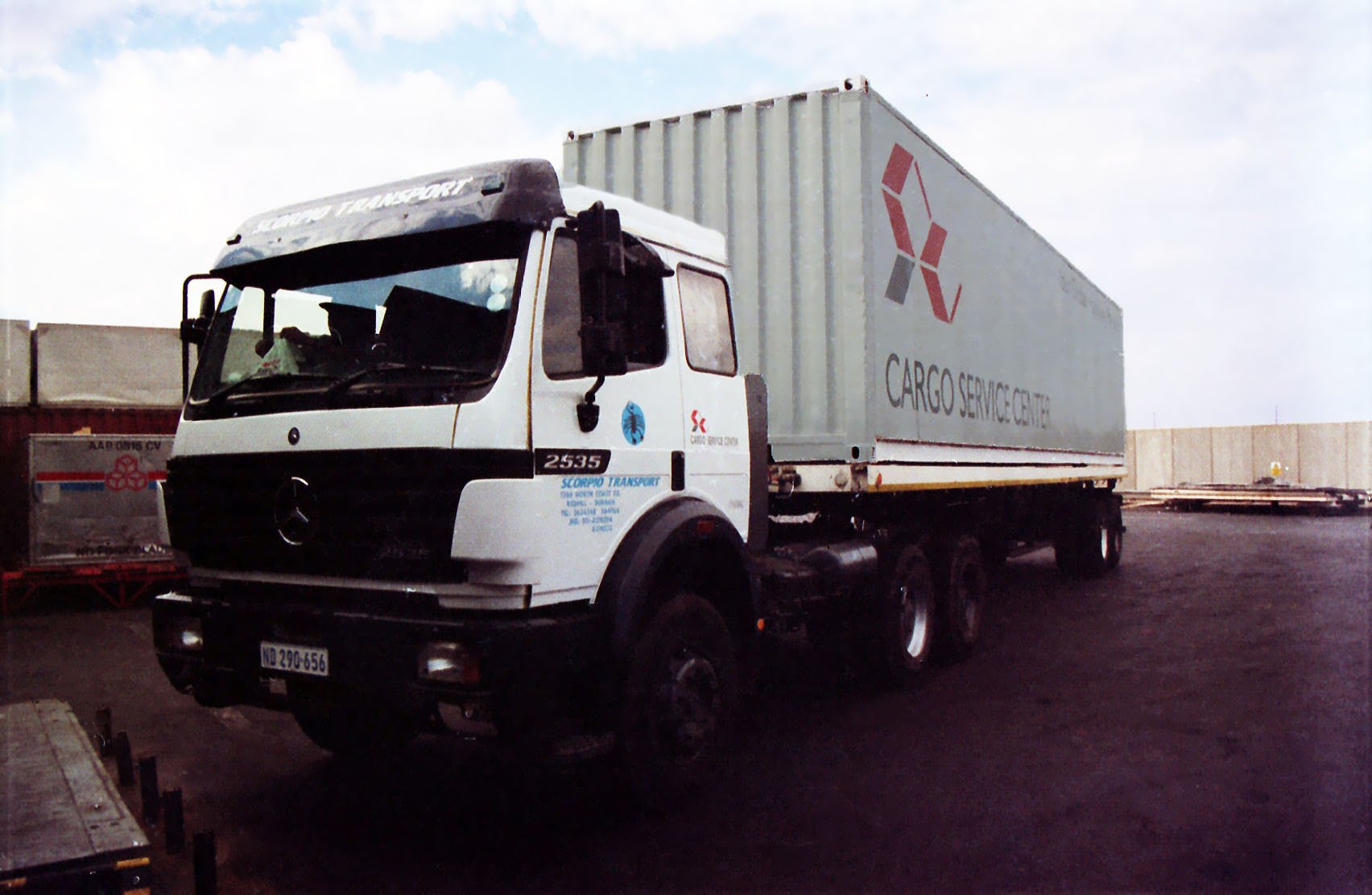 Truck Mercedes Benz 2535