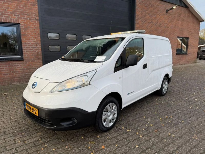 Van Nissan P200A
