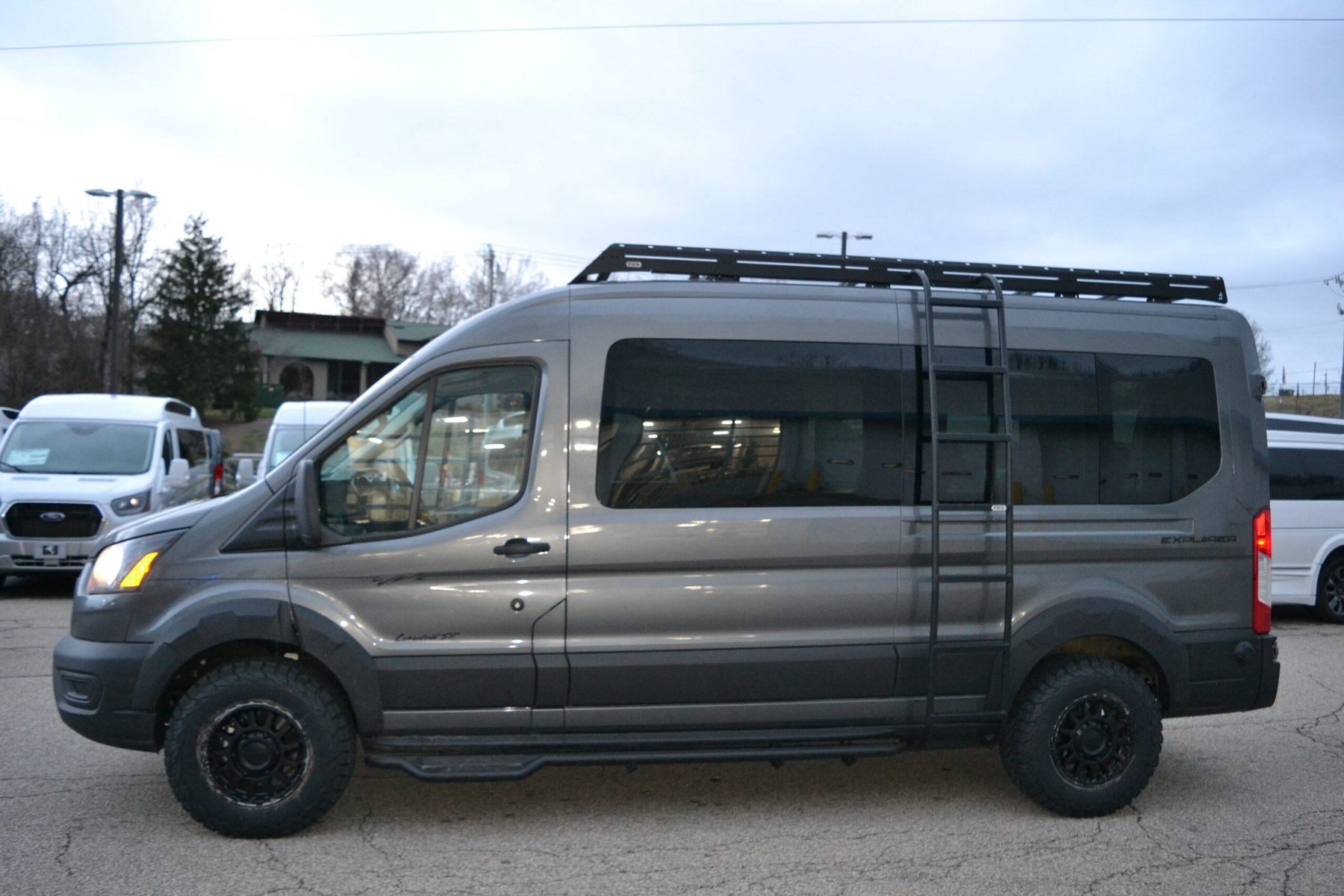 Transporter Ford 250 EXPLORER CUSTOM