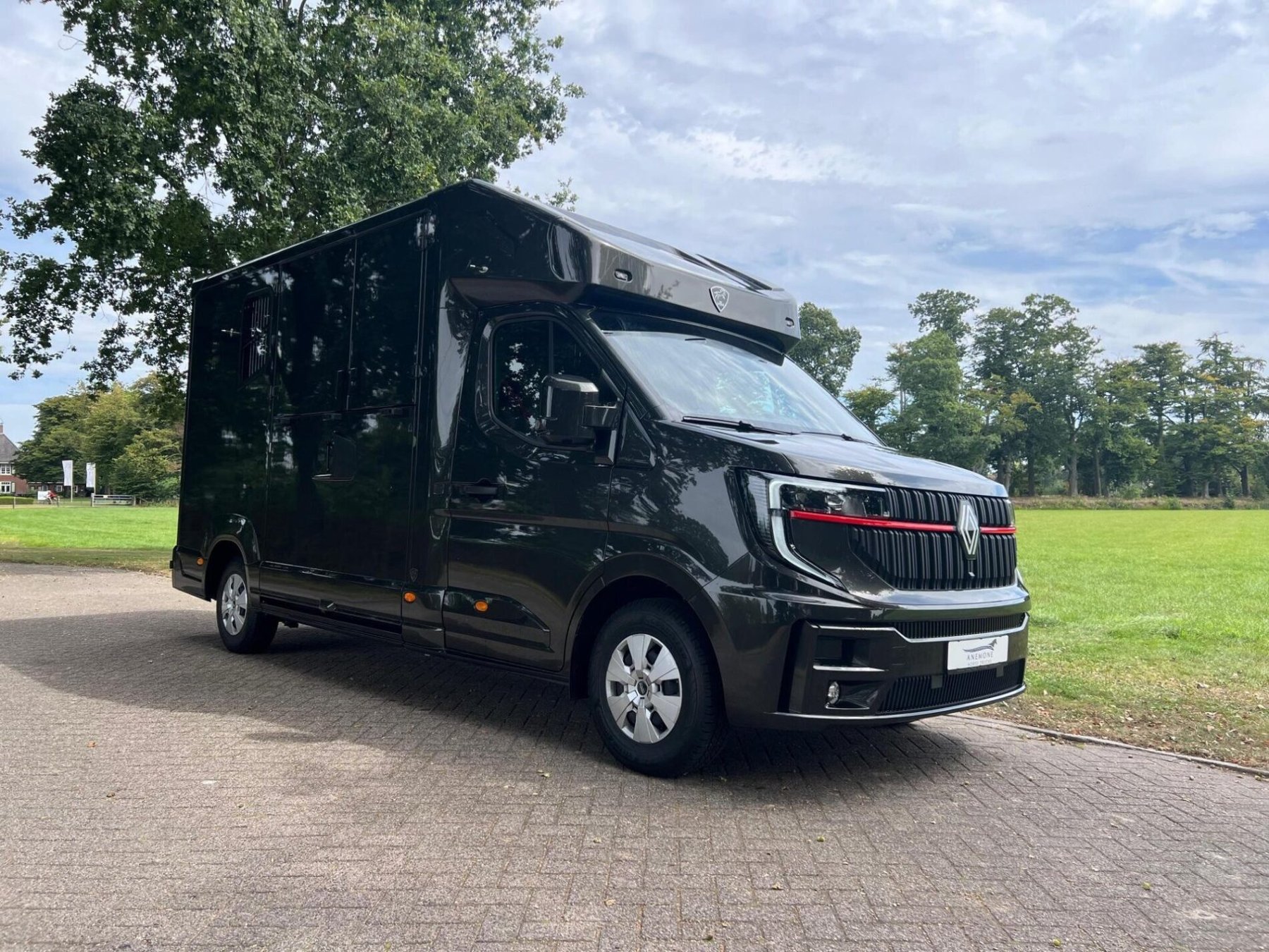 Samochód dostawczy Hvm KR-Master horsebox