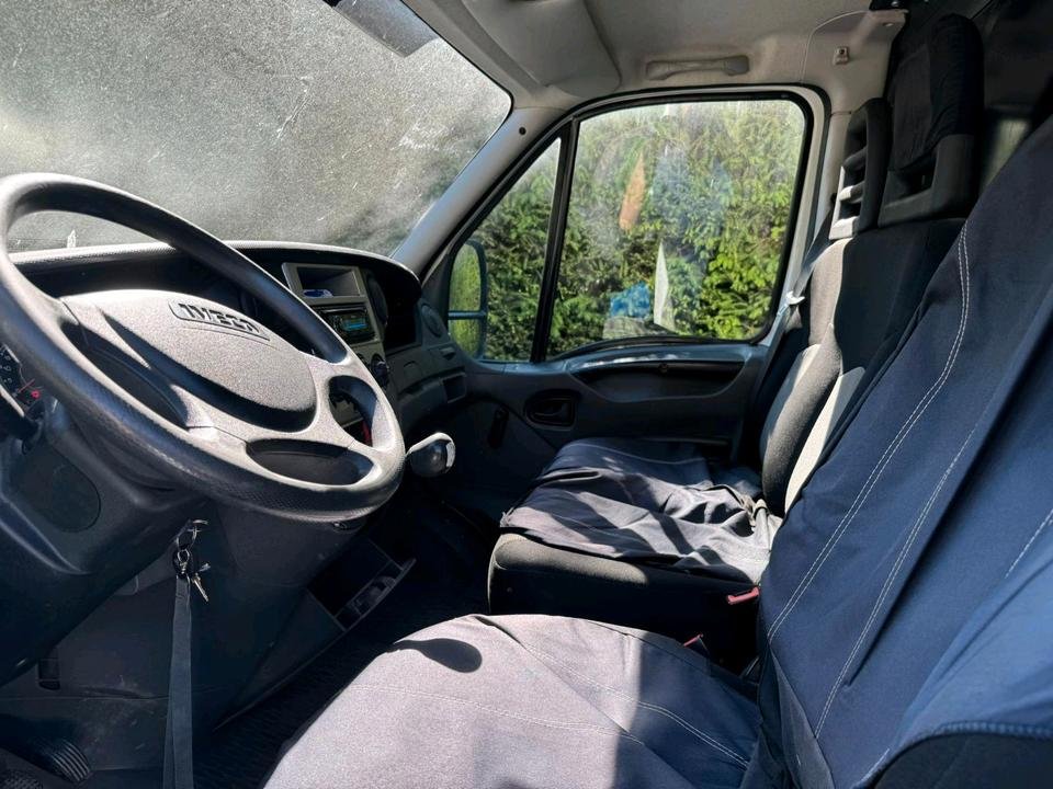 Van Iveco 35J12B43A