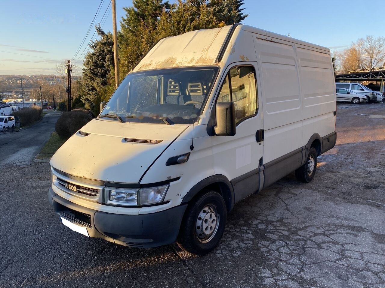 Van Iveco 35S12 VAN-3.55T/330