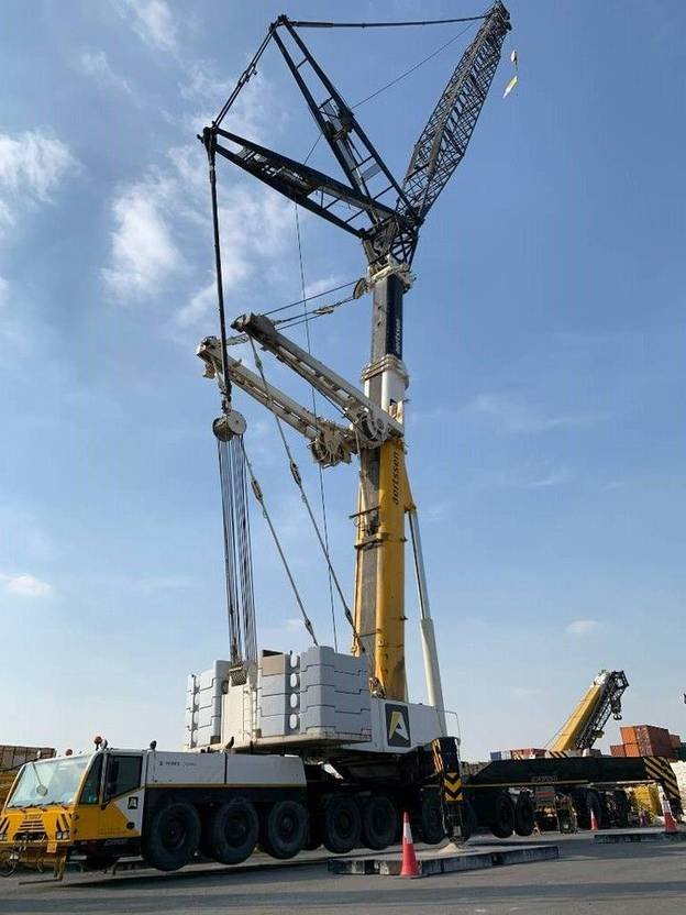 Truck Demag AC 700