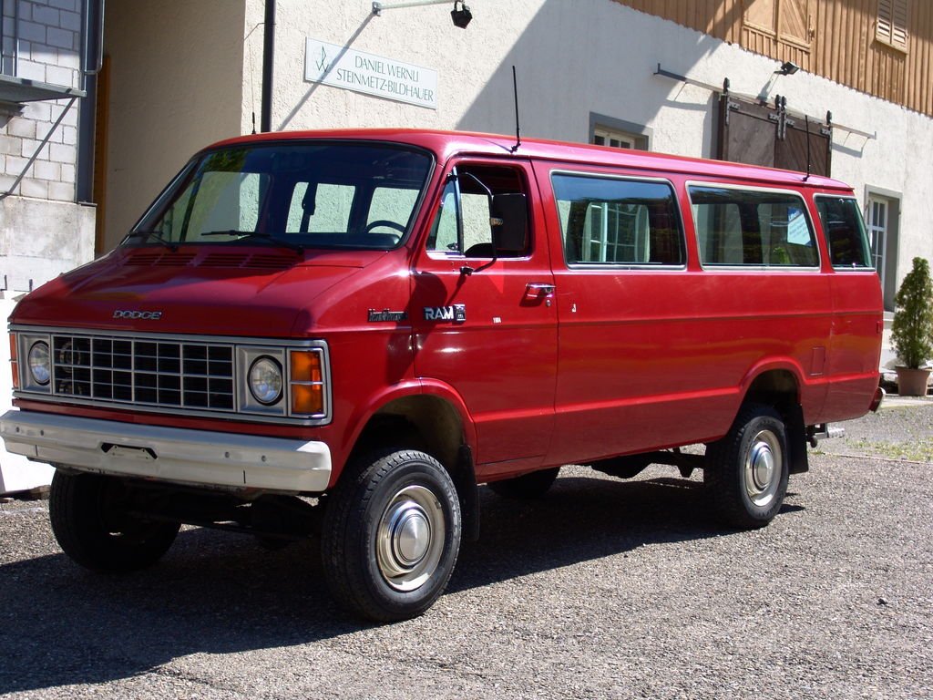 Van Dodge B350 VAN CHARGER