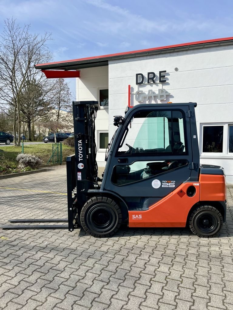 Wózki spalinowe Diesel Toyota 06-8FDF25