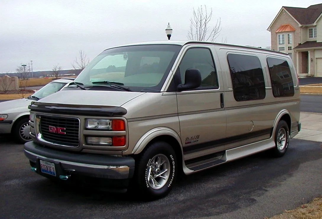 Van GMC SAVANNA 3500