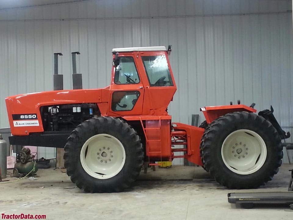 Tractor Allis Gleaner Corporation 8360