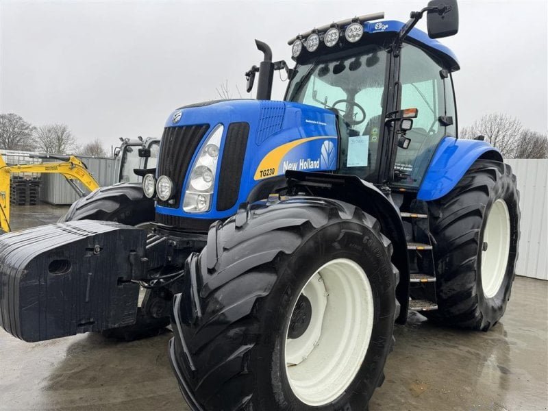 Tractor New Holland TG230 4WD