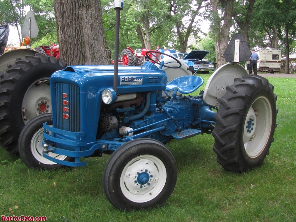 Tractor Ford 2000 (USA)