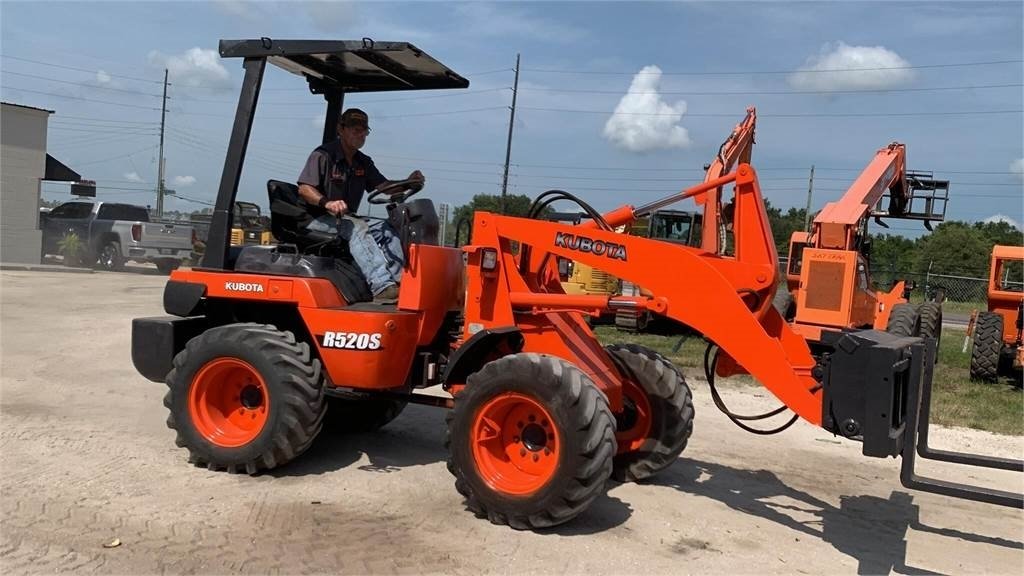 Kubota R520S